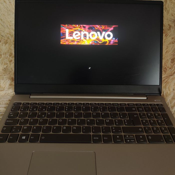 Lenovo IdeaPad 330S-15IKB | IPS | i5-8250U | 8GB | SSD+HDD