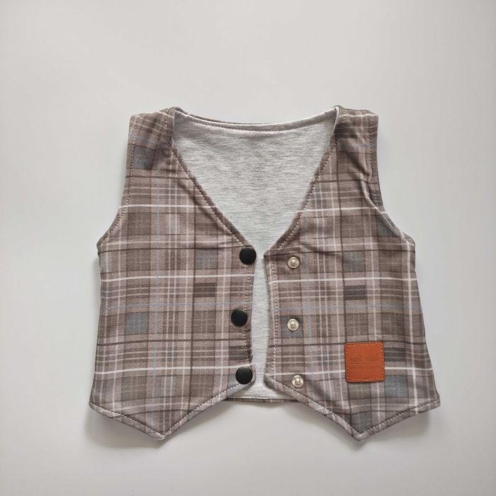 Elegancka KAMIZELKA garniturowa, brązowa krata chrzest ślub roczek 92