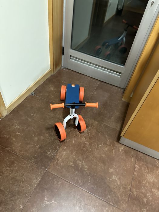 Triciclo sem pedais - bicicleta infantil