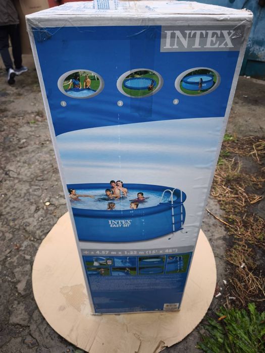Продам бассейн INTEX новый