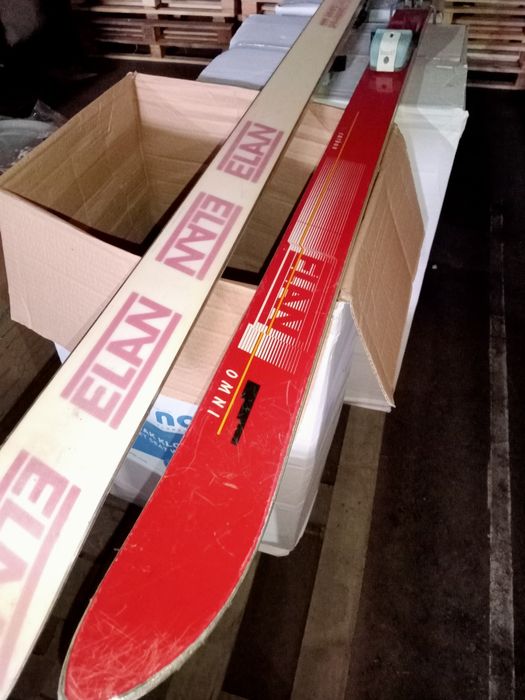 Гірські лижі елан, з кріпленням.