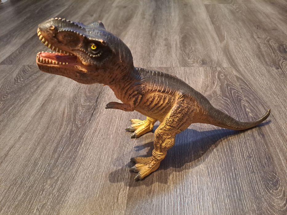 T-Rex dinozaur gumowy