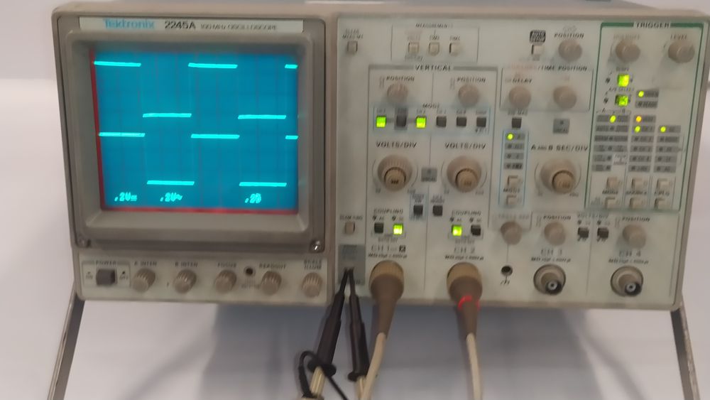Oscyloskop Tektronix 2245A 4kanały 100MHz