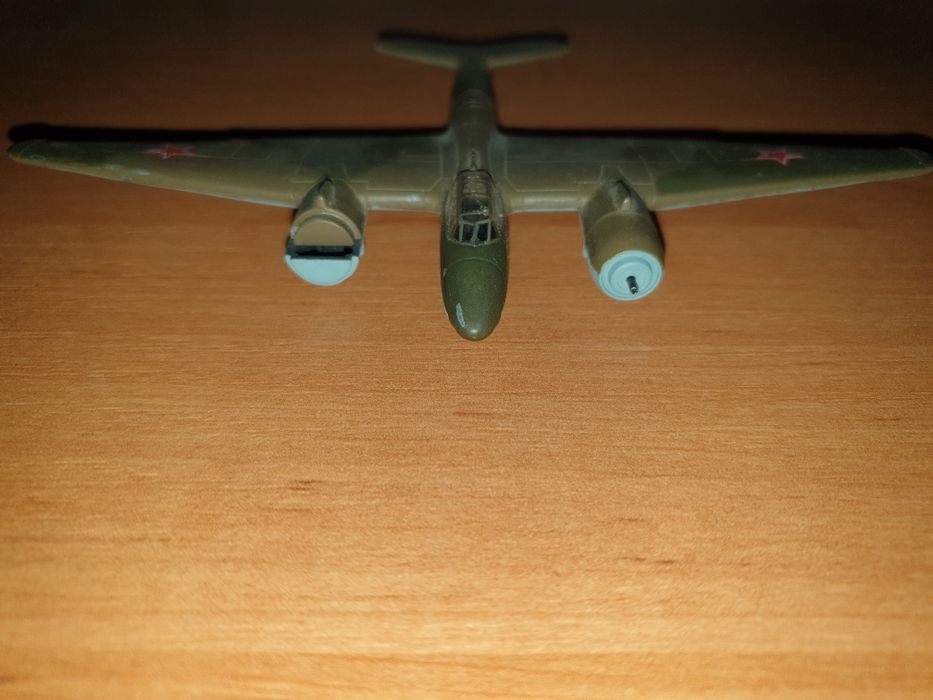 Самолёт металический