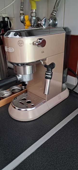 Máquina de Café Delonghi Dedica