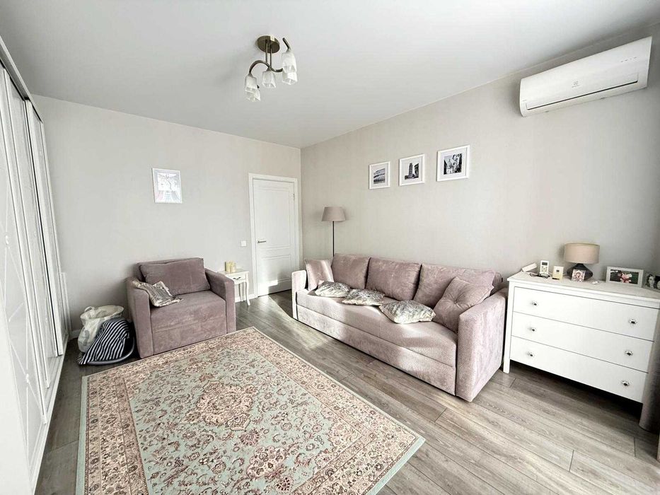 Гарна!Продаж 1-к кв 45м2 з ремонтом в ЖК Кришталеві Джерела м. Іподром