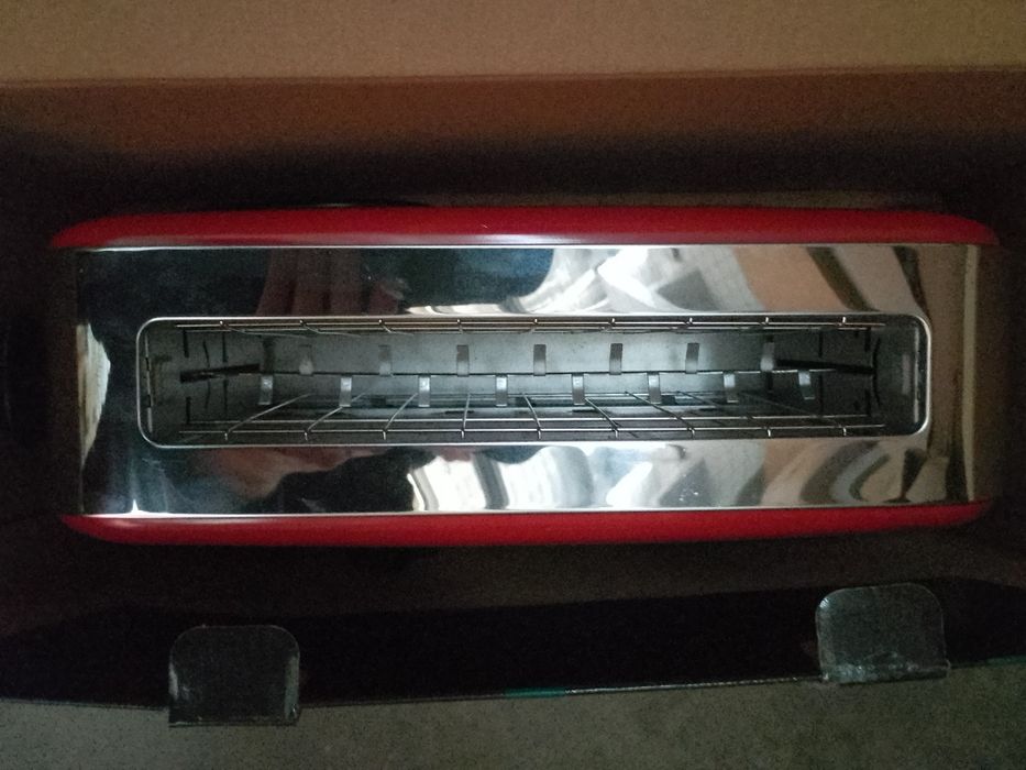 Toster Russell Hobbs (czerwony, 1000 W)