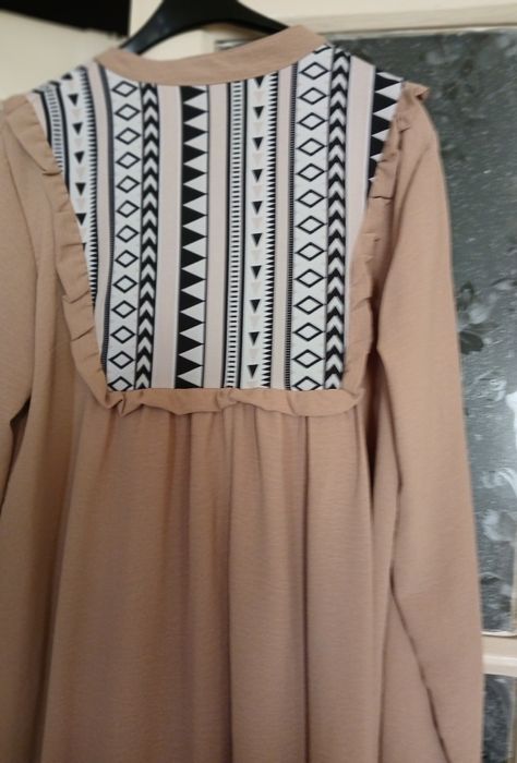 Vestido outonal novo