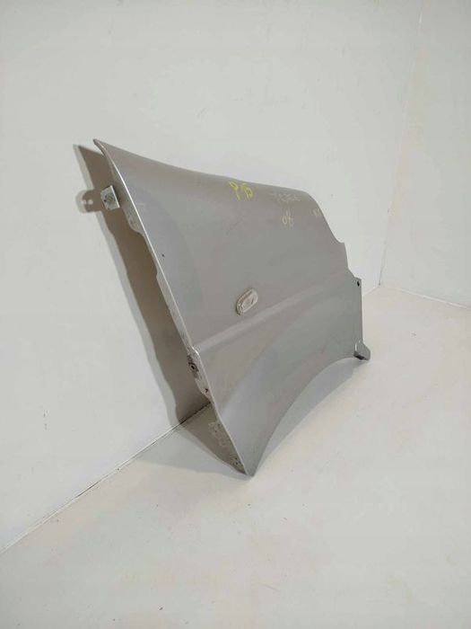 Błotnik Prawy Przód Przedni Trafic Vivaro 04-12