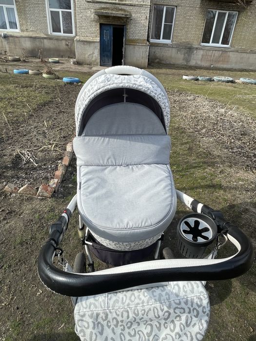 Продам коляску 2в1