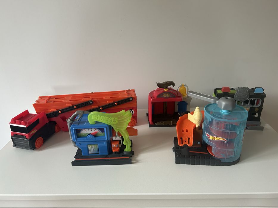 Hot Wheels - zestaw 5 zabawek
