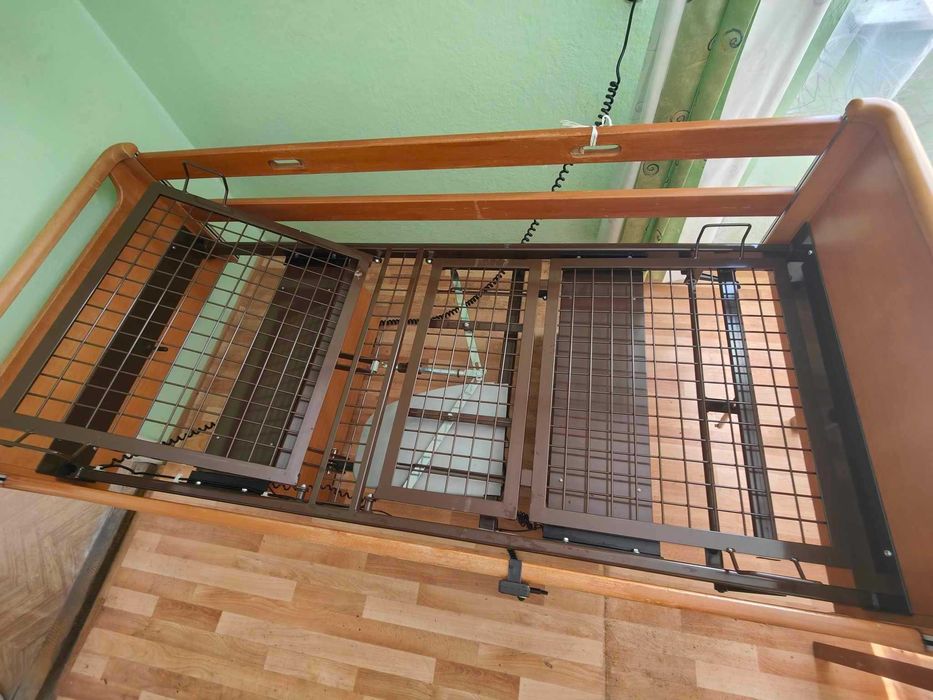 Łóżko rehabilitacyjne regulowane elektrycznie
