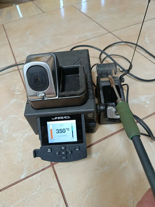 Паяльна станція JBC