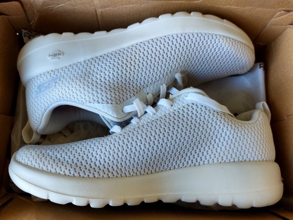 Жіночі кросовки skechers