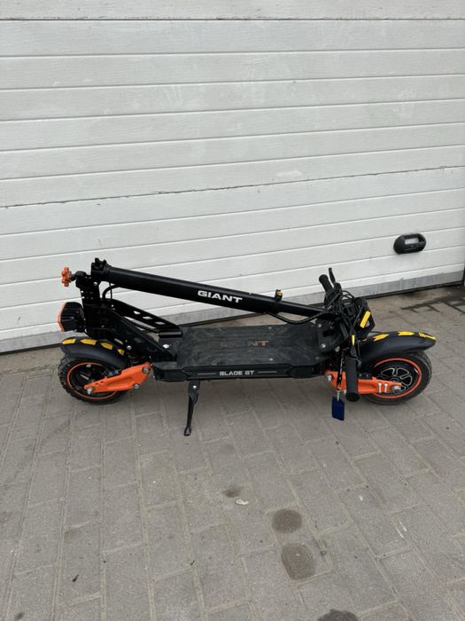Електросамокат Giant  Blade GT