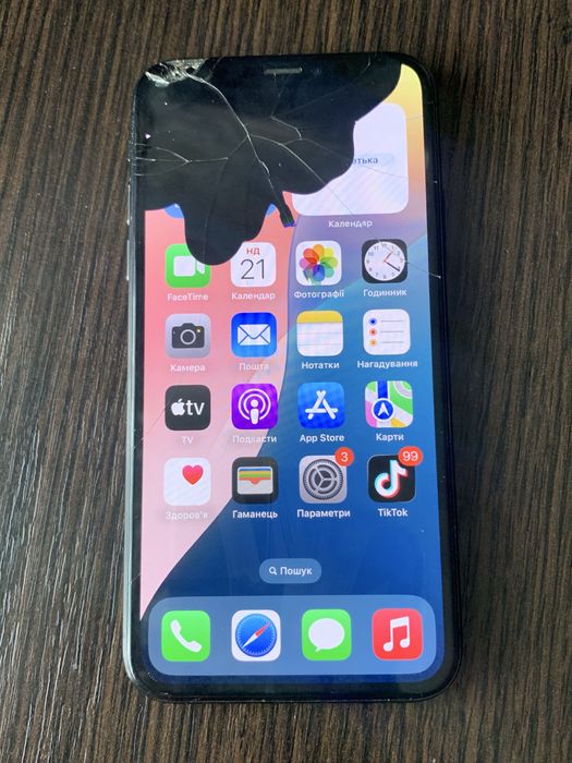 Продам на запчастини iPhone Xs