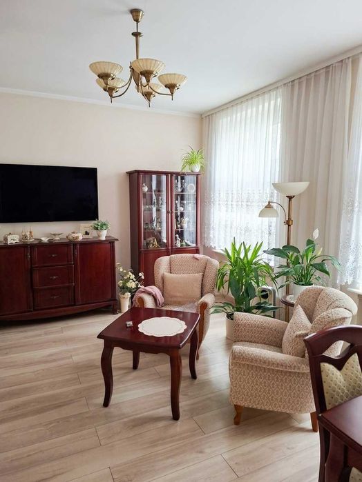 2 pokoje 38m2 | Duża Piwnica 8m2 | Wysokie wnętrza przy Śródmieściu