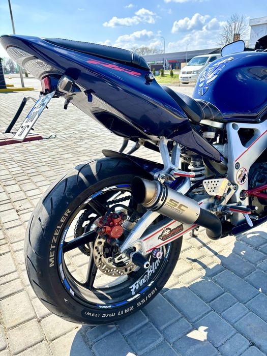 Honda CBR 900RR FireBlade, 1999 рік