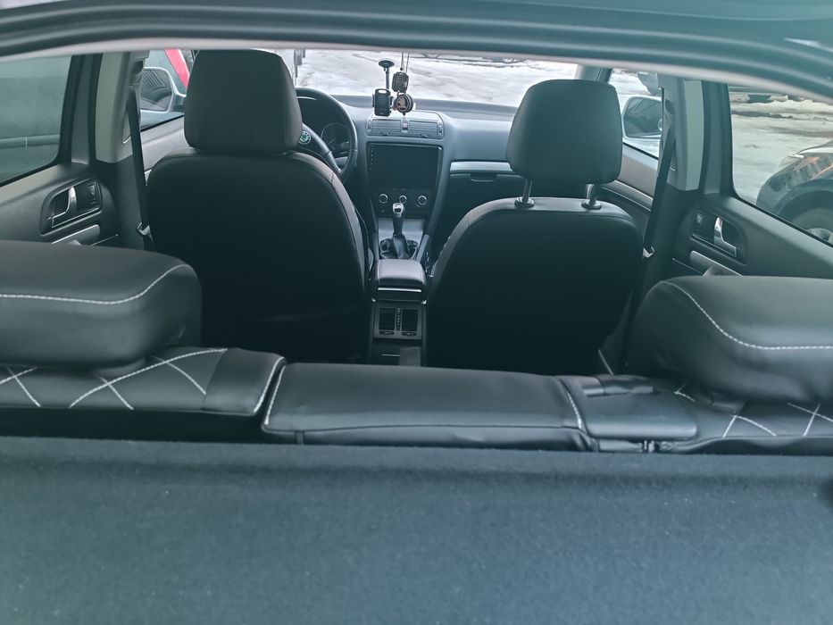 Автомобіль шкода
