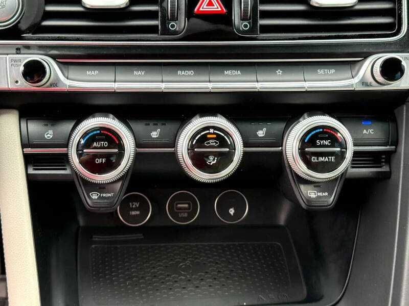 2022 Genesis G70