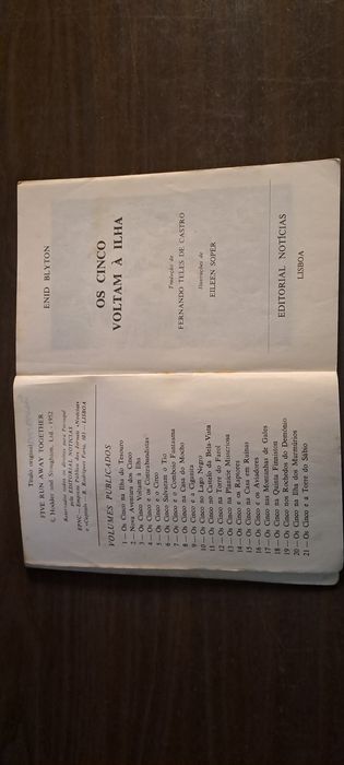 Livro Os Cinco vootam à Ilha