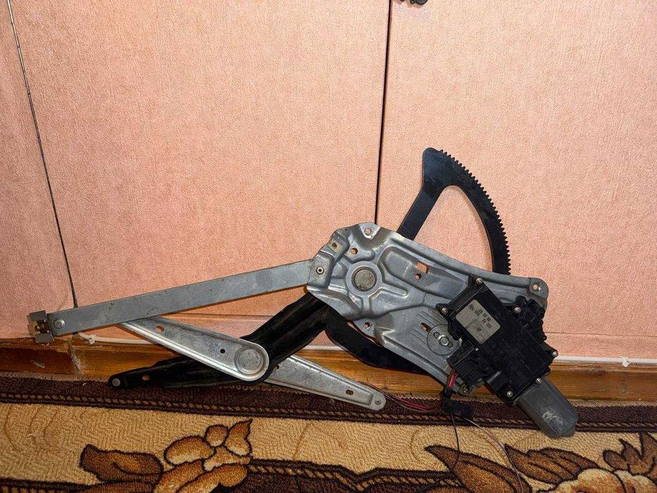 BMW E36 купе, б/в лівий склопідйомник (регулятор скла)