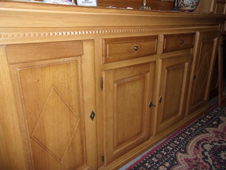 Komoda dębowa z lustrem.