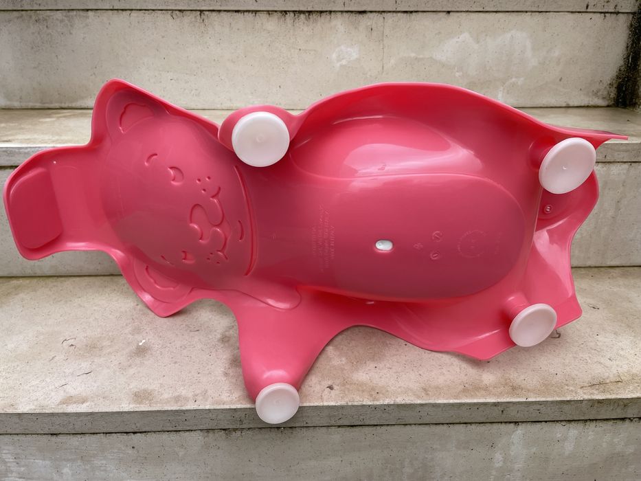 Suporte Banheira anatómica cor-de-rosa.