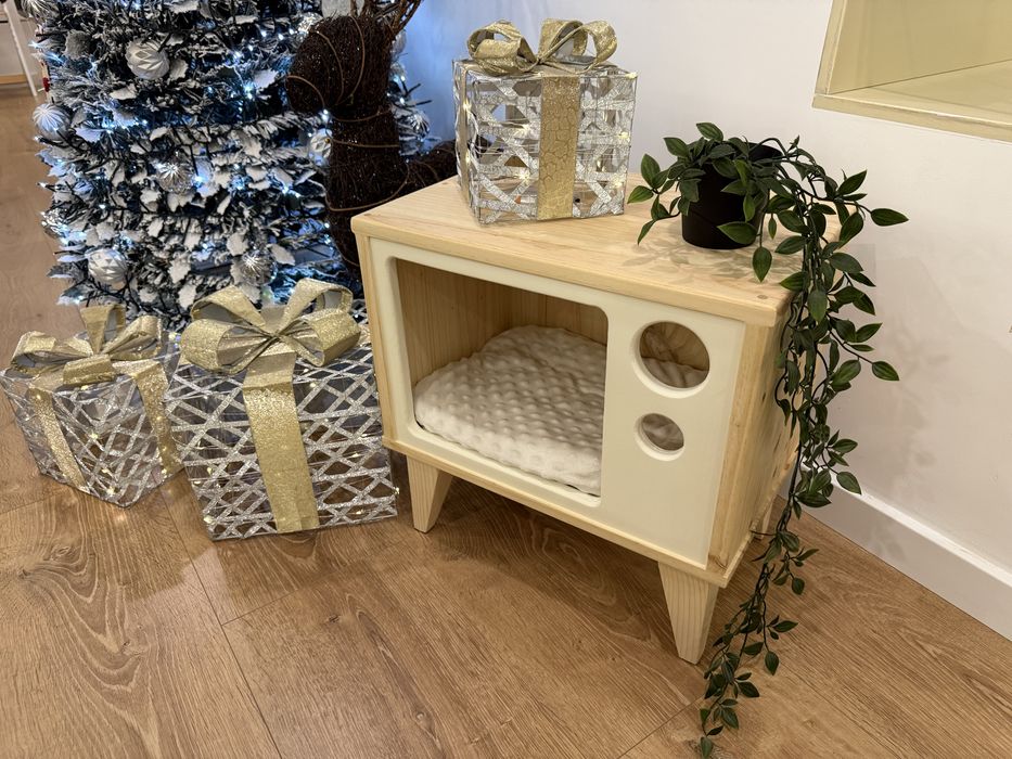 Cama madeira TV para gato