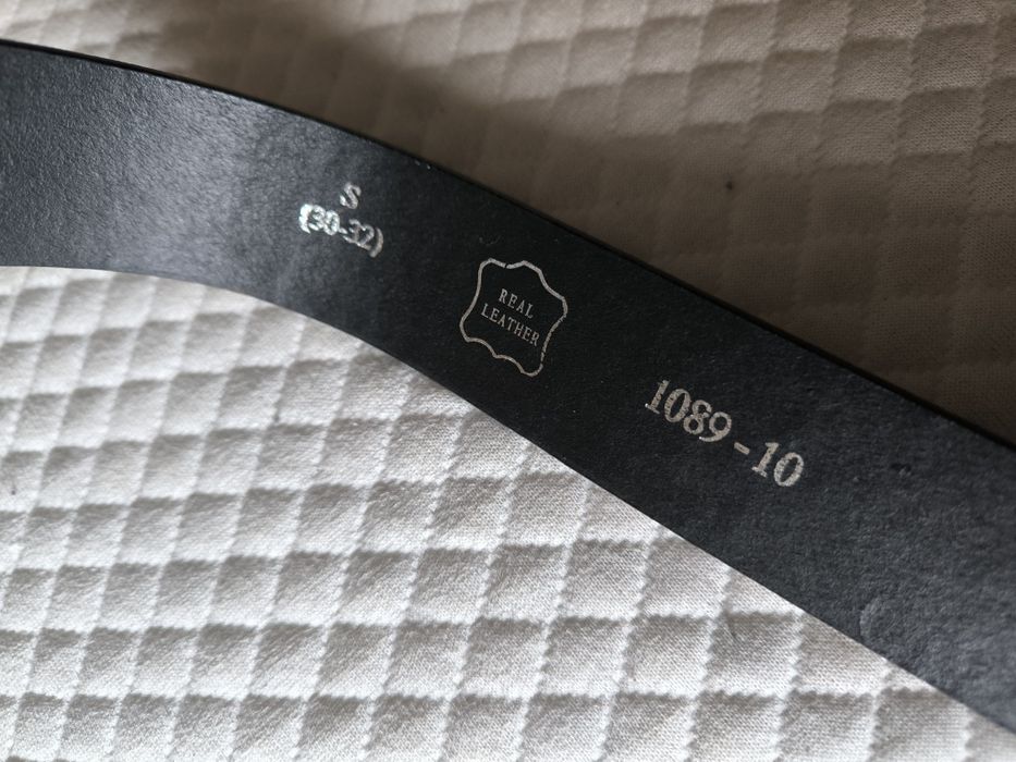 Pasek damski czarny z błyszczącą klamrą Pracę pokój pacyfka S skóra