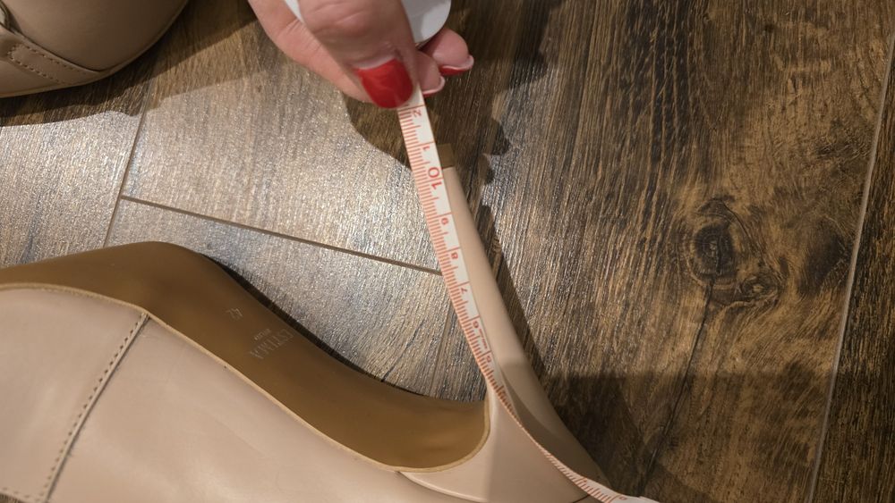 szpilki Ryłko estima 42 (27,5cm) skóra naturalna 
9S202_B2 Beżowy WC8