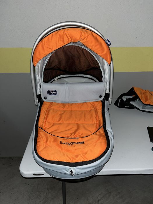Conjunto de bebe (Ovo, Alcofa e Carrinho)