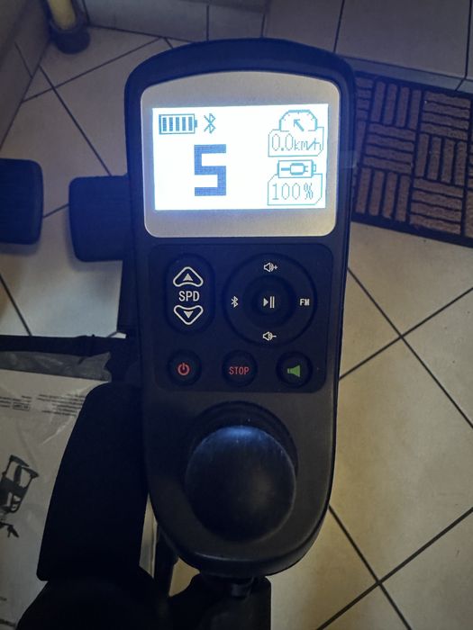 Wozek inwalidzki elektryczny