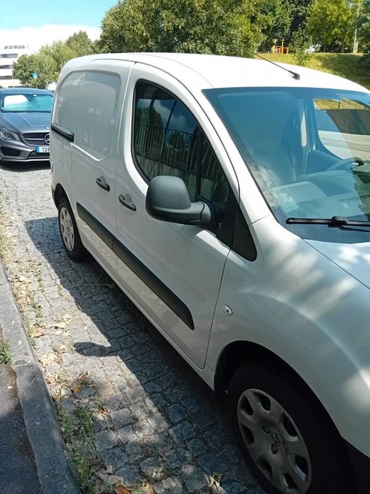 Peugeot Partner 1.6 HDi 90 CV – Março de 2014 – Apenas 94.000 km