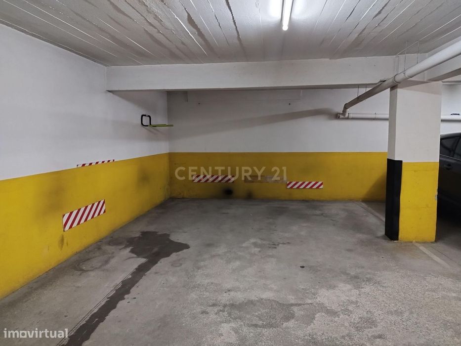 T4 com estacionamento no centro de Torres Vedras.