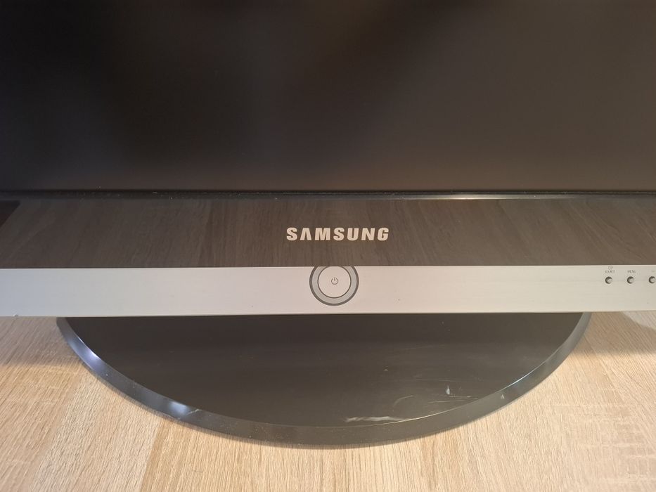 TV Samsung a funcionar, mas sem comando