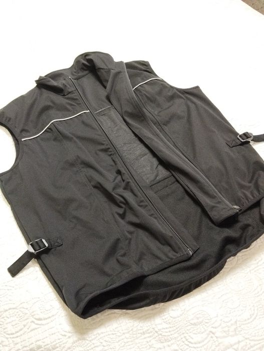 Демисезонная куртка жилетка L