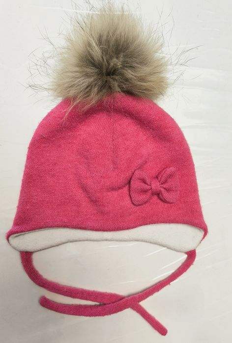 Тепла шапочка для дівчинки на 1 рік