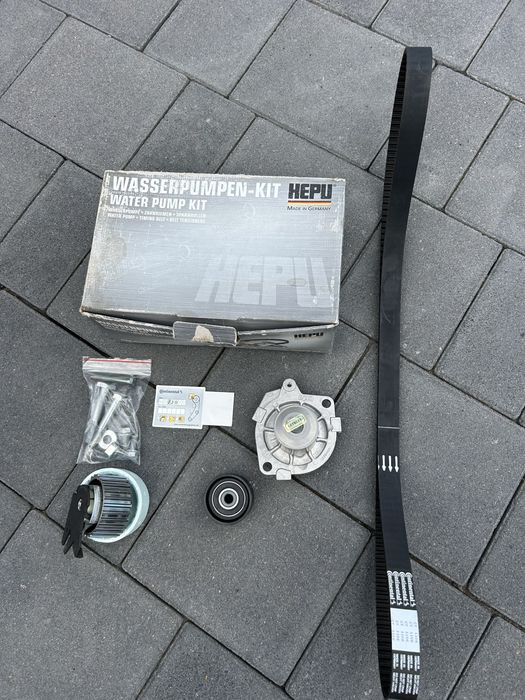 Новий Комплект ГРМ, PK 10555 ( ремінь грм, два роліки, помпа,кріплення)