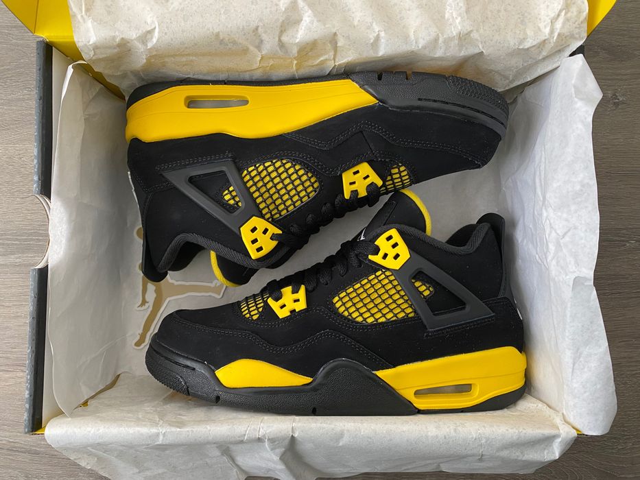 Jordan 4 Retro Thunder (2023) - EU 38