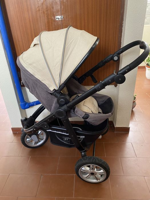 Carrinho de bebe zy, acompanha Ovo,  “bebe conforto”.