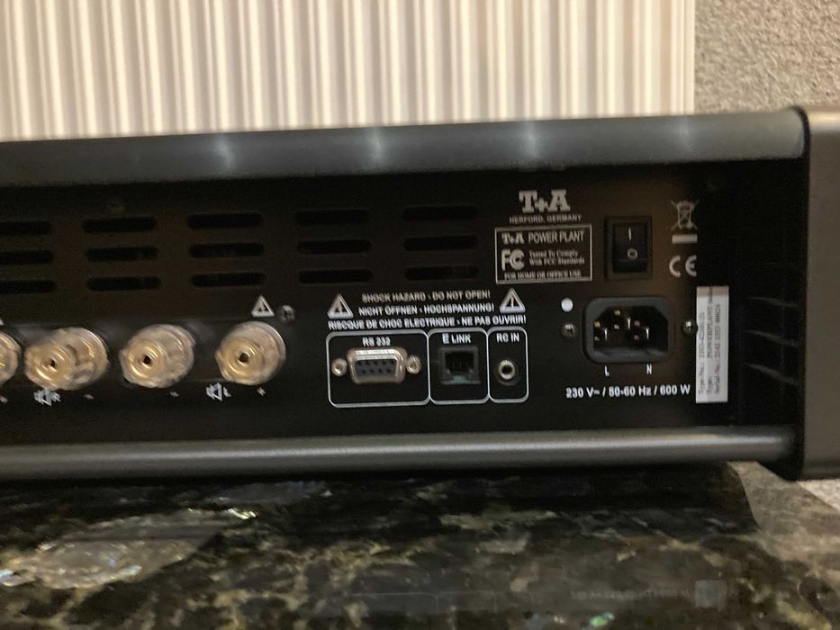 Wzmacniacz T+A Power Plant Balanced