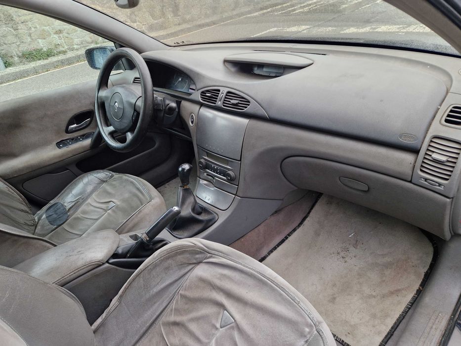 Renault Laguna gasolina 2001
