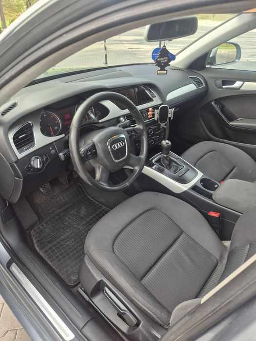Audi A4 B8 2.0 TDI 2008r Sedan Zadbany