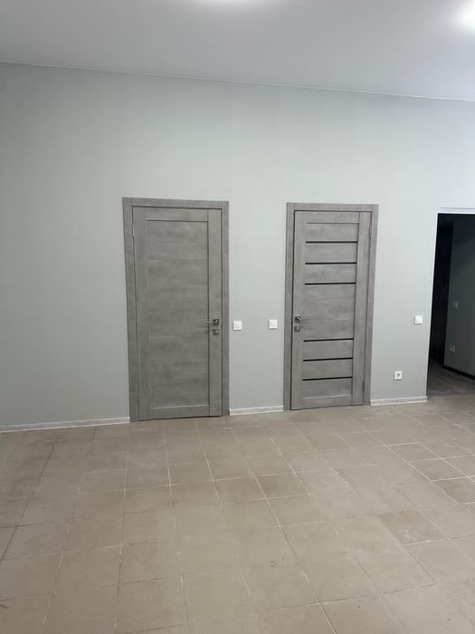 Продам Торговое Помещение, Красная линия