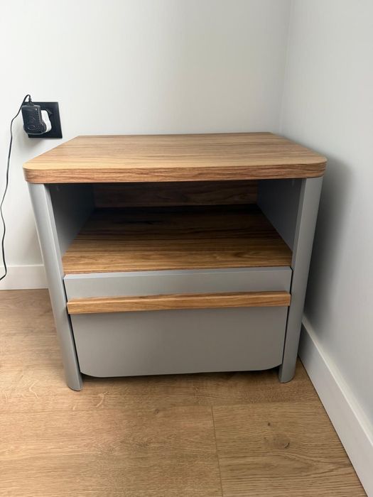 Conjunto Cama e mesinha cabeceira e colechao 212x126