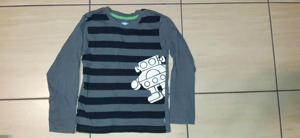 CROCS i CONVERSE r. 116 bluzka  koszulka paka T-shirt robot kościotrup