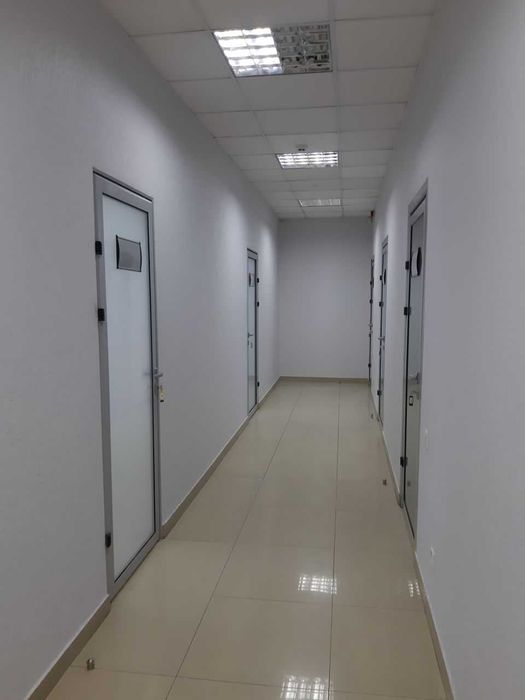 Оренда будівлі з прилеглою територією в центрі,  1100 м2 (БЕЗ КОМІСІЇ)