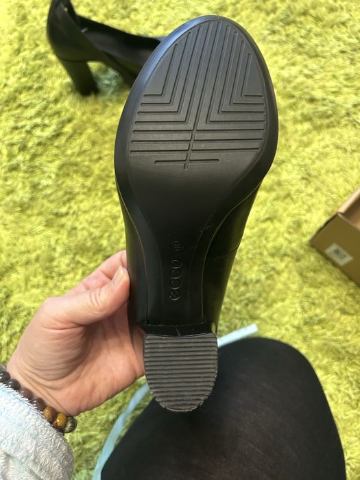 Buty Ecco 37 na obcasie 9, skóra prawd.