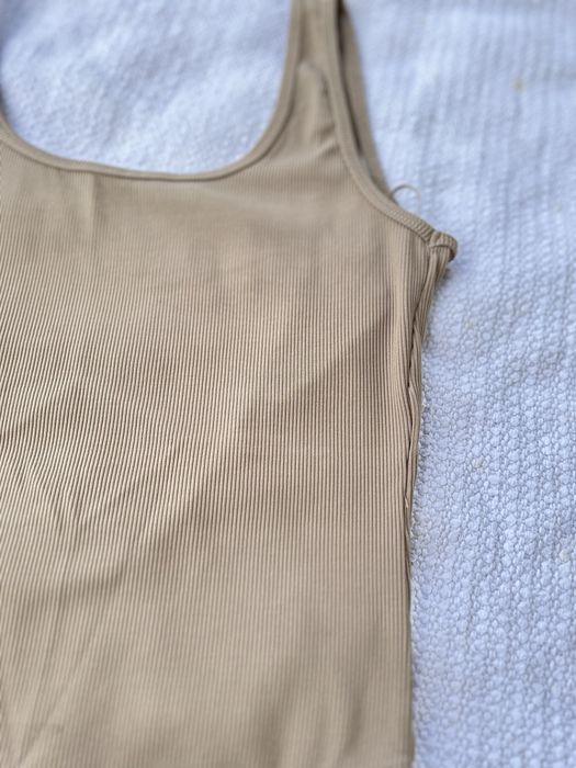 Body camel costas abertas